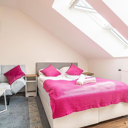 Airy Attic Apt.: Stylish Studio At Penzing Area เวียนนา ภายนอก รูปภาพ