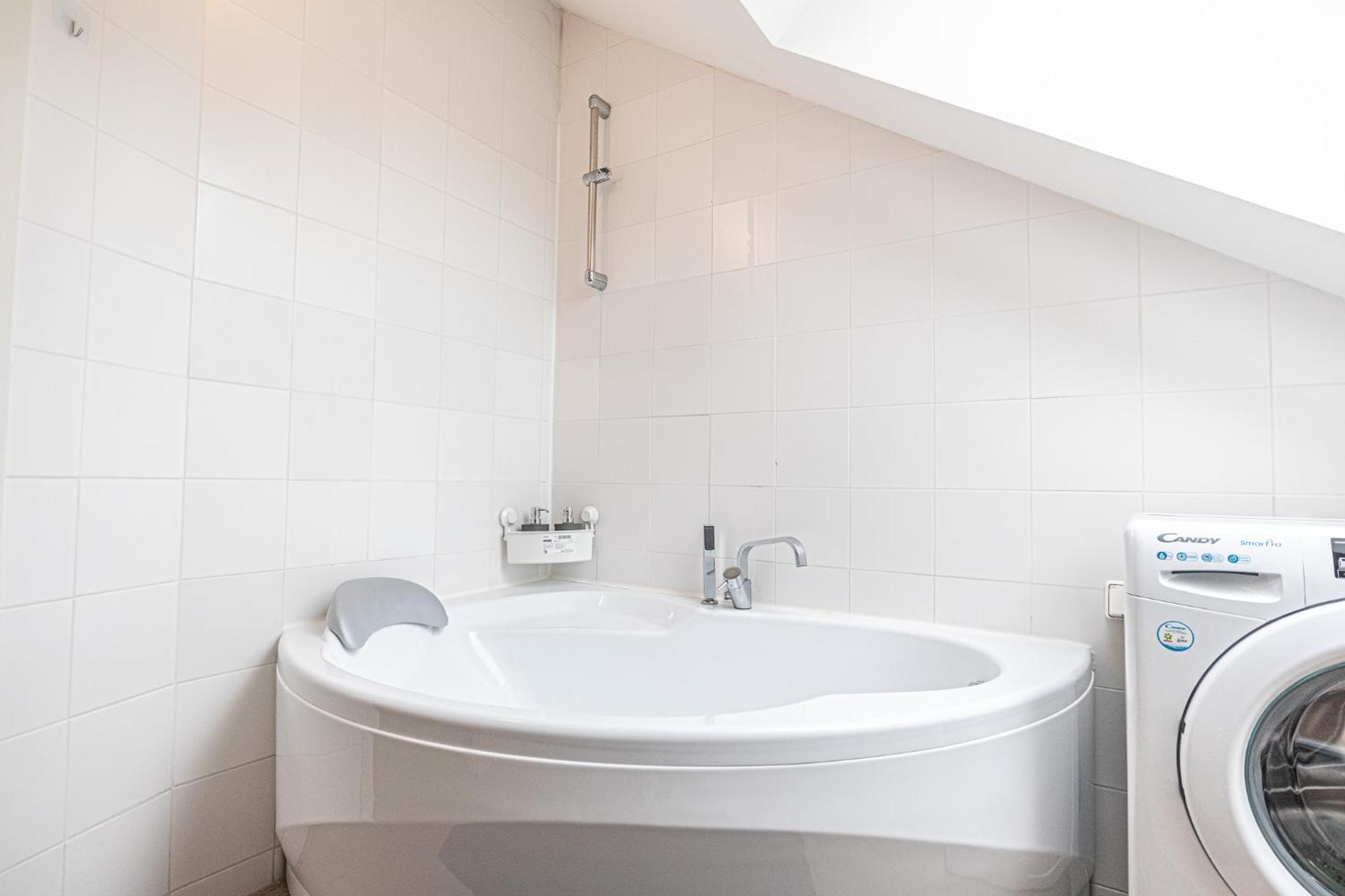 Airy Attic Apt.: Stylish Studio At Penzing Area เวียนนา ภายนอก รูปภาพ