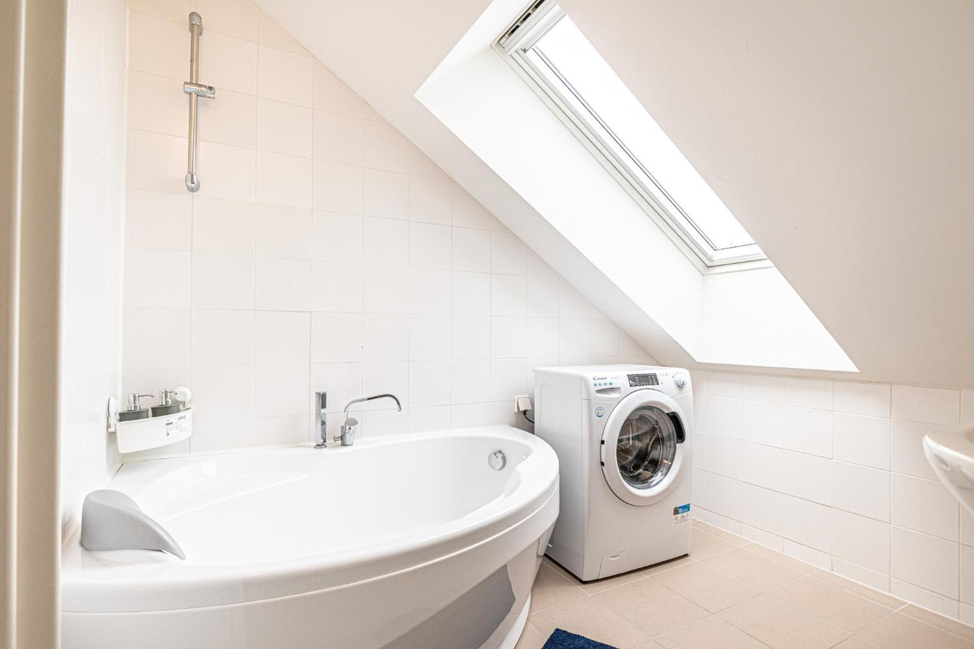 Airy Attic Apt.: Stylish Studio At Penzing Area เวียนนา ภายนอก รูปภาพ